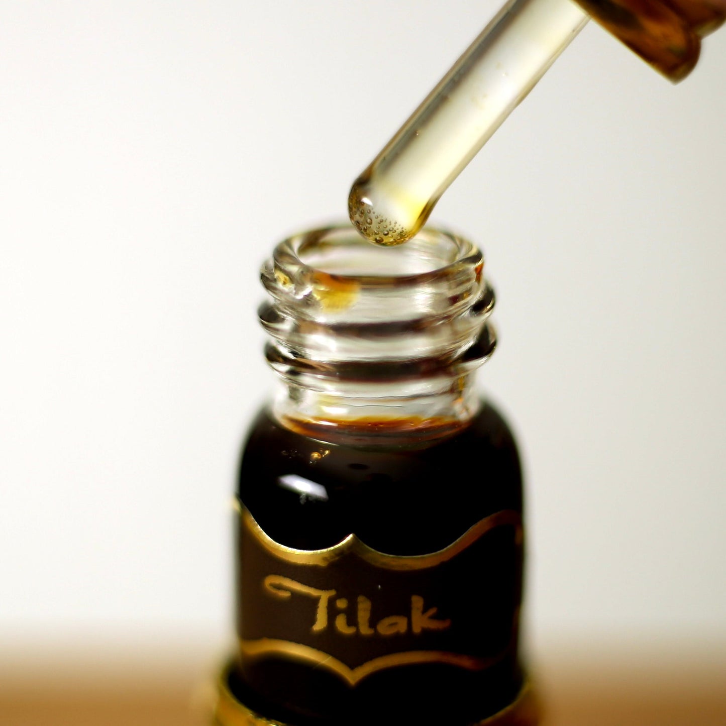 Prabhuji Attar Oil Tilak for Love - 3ml - Unisex