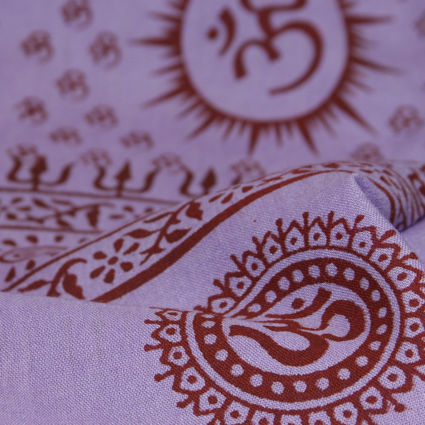 Prabhuji's Gifts - Meditation Yoga Prayer Shawl - Mantra Om - Purple Large