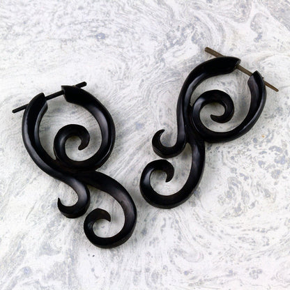Nilanu Curls - Horn - Tree Spirit Wellness