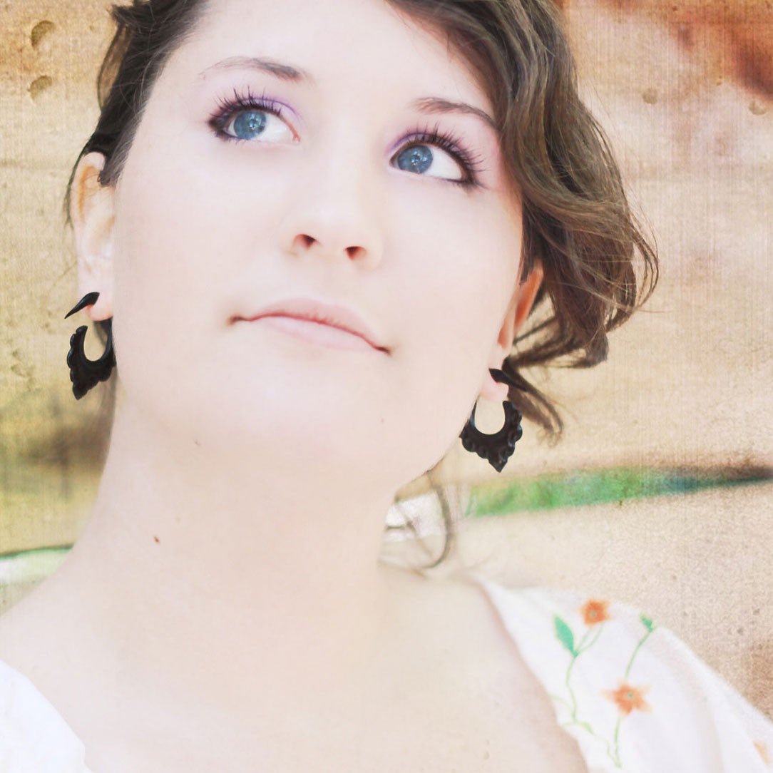 Shanti Hooks - Horn - Tree Spirit Wellness